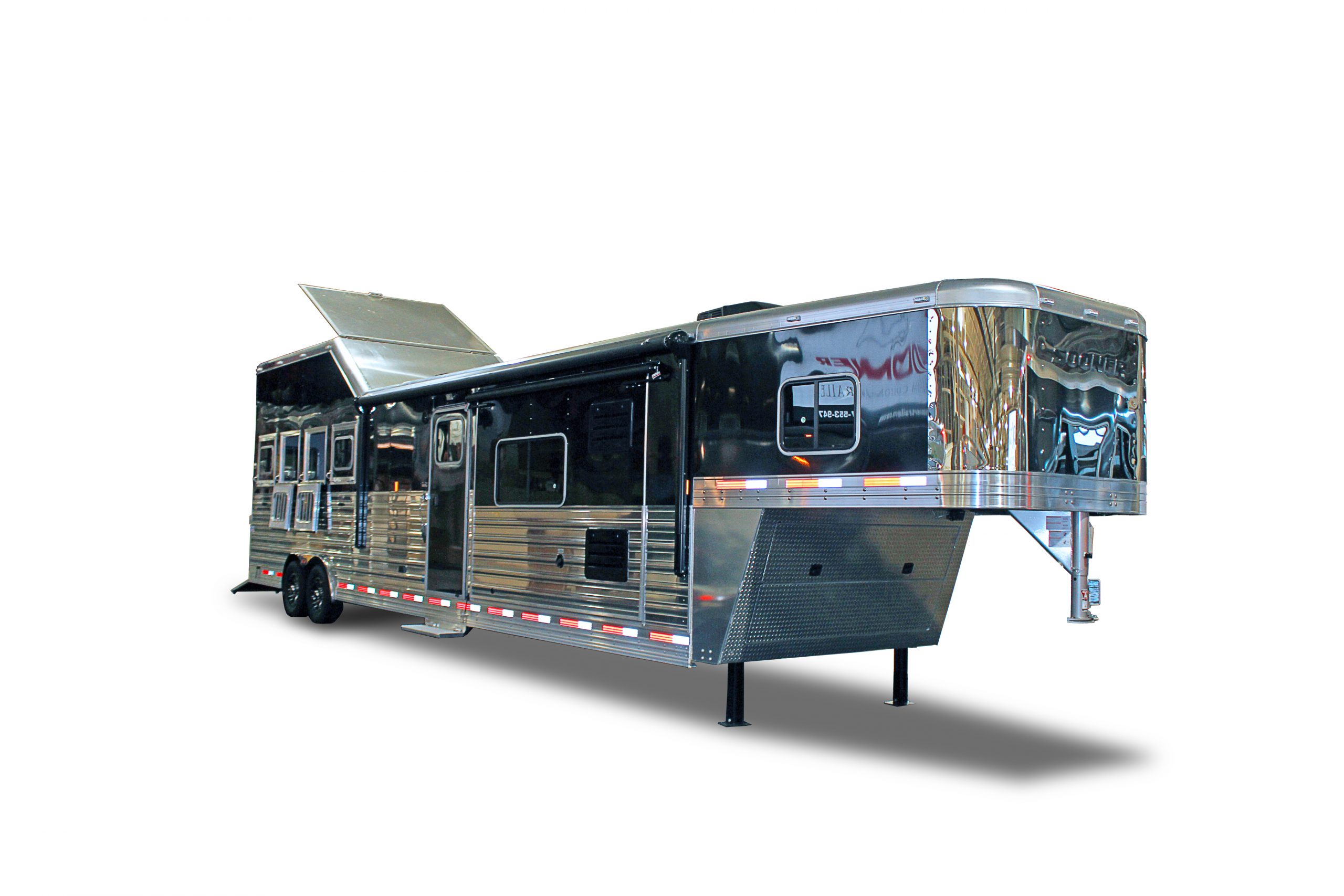 Sonner Horse Trailer